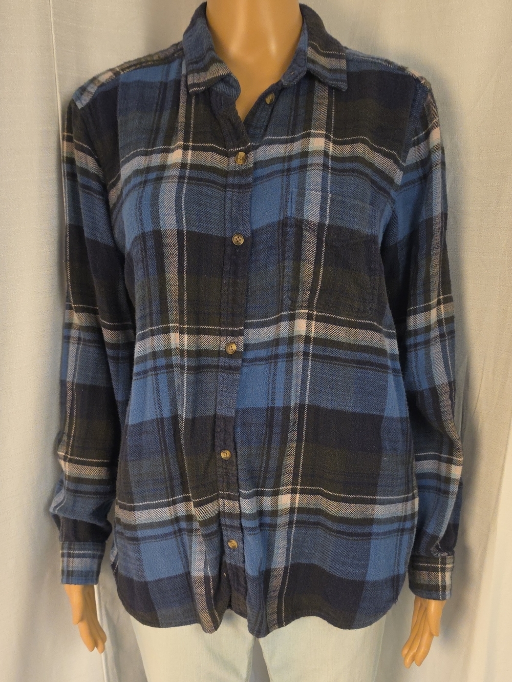 American Eagle Outfitters 100% Cotton Blue Plaid Button Up Shirt Size Medium